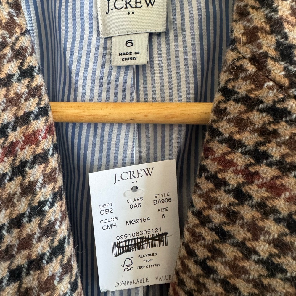 J CREW Houndstooth Schoolboy Blazer
NWT - Picture 8 of 10